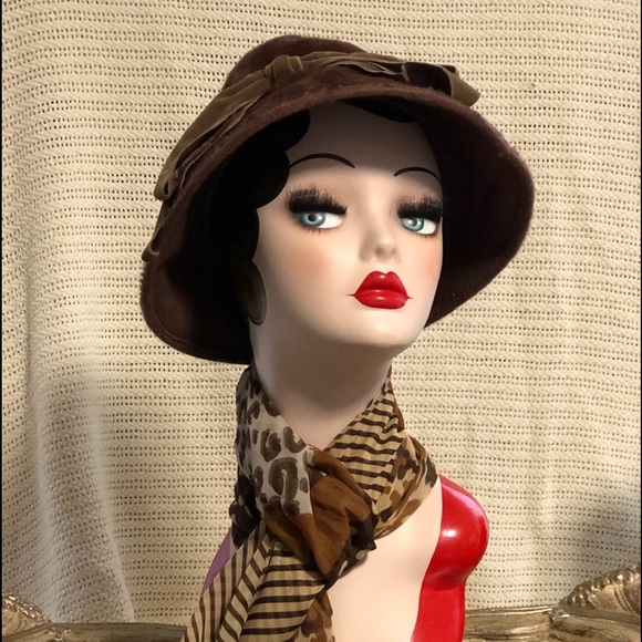 Vintage Ladies’ Brown 1920s Flapper Cloche Hat - Picture 2 of 7